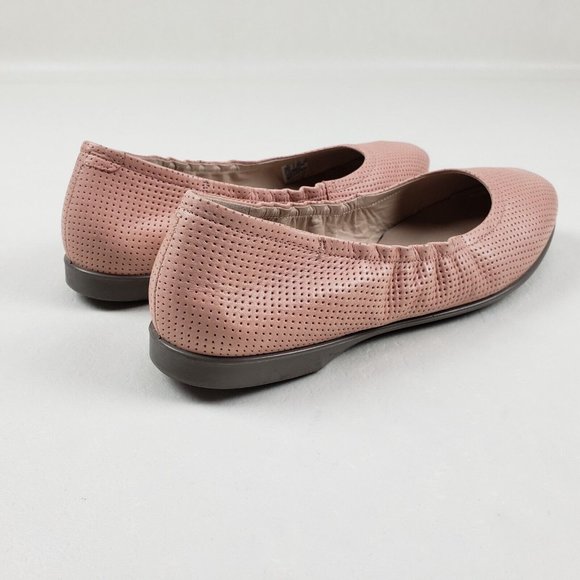 Ecco Women's Pink Flats - Picture 4 of 11